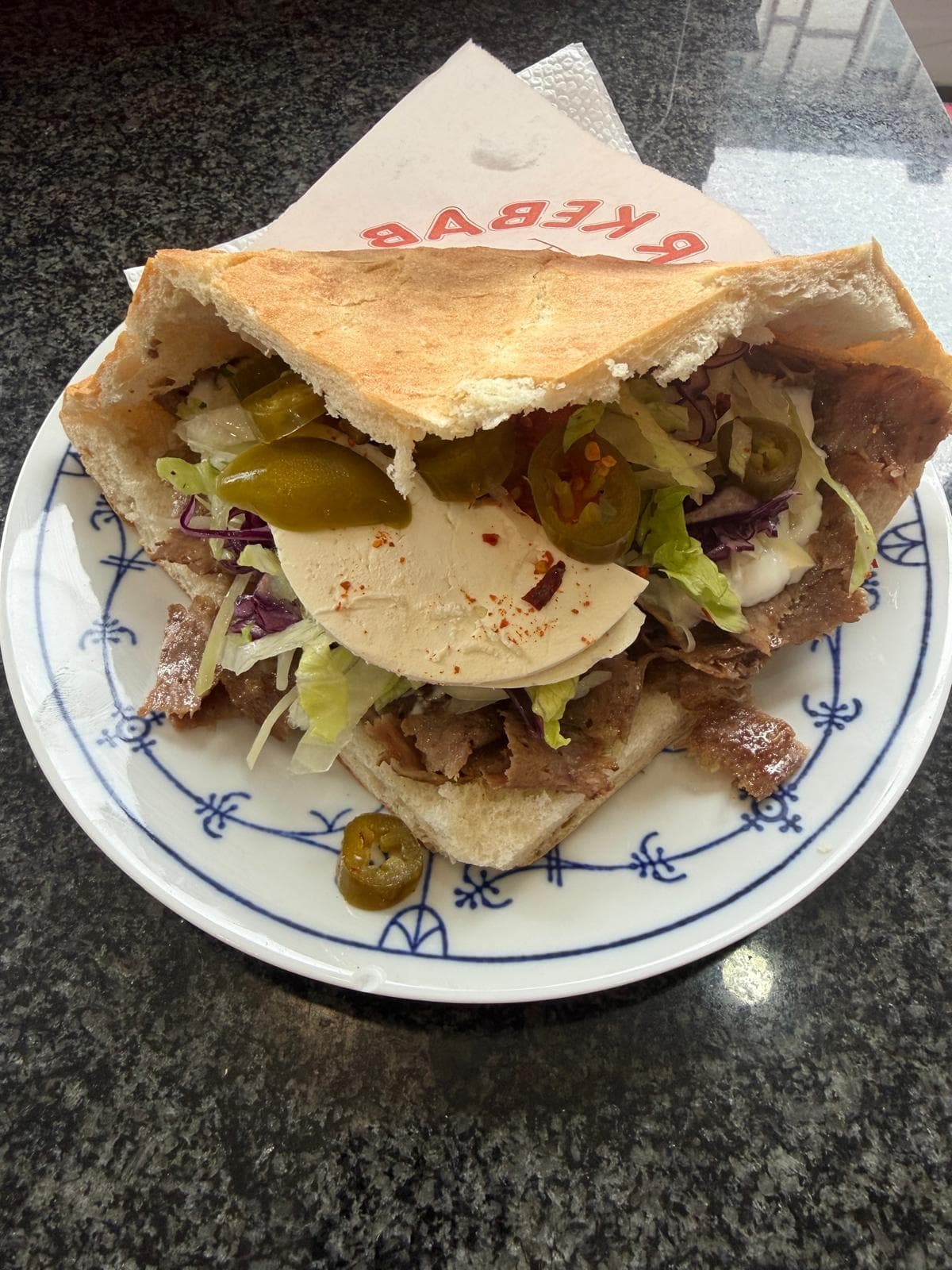 Dönertasche mit Salat